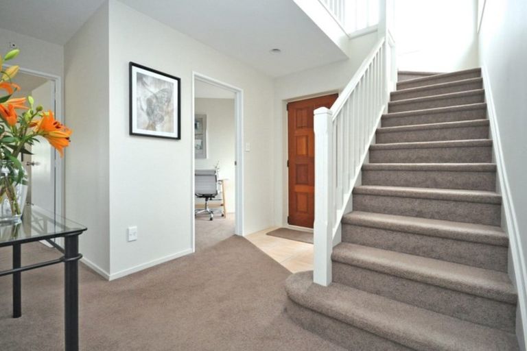 Photo of property in 2/6 Daria Place, Northpark, Auckland, 2013