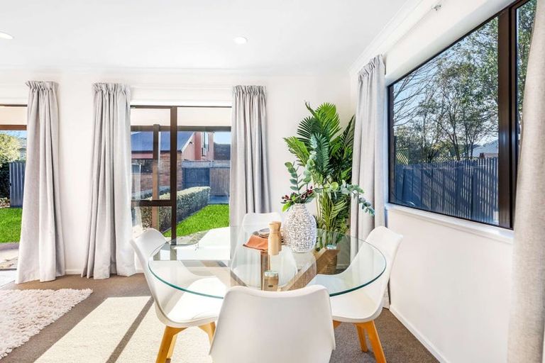 Photo of property in 52a Vivian Street, Burwood, Christchurch, 8083