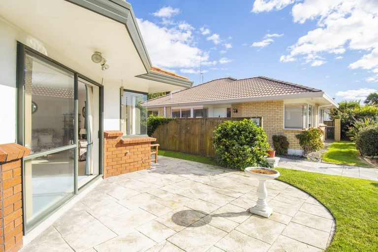 Photo of property in 2 Palm Court, Mount Maunganui, 3116