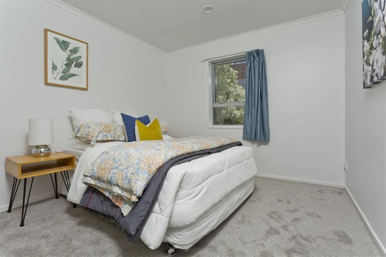 Photo of property in 3/13 Kaihu Street, Northcote, Auckland, 0627