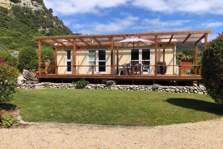 Photo of property in 21 Nikau Heights, Little Wanganui, Karamea, 7893