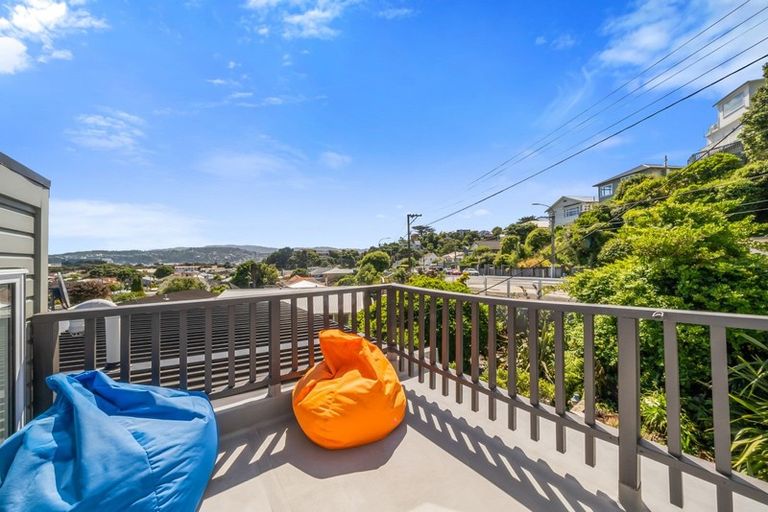 Photo of property in 2b Cherry Grove, Strathmore Park, Wellington, 6022