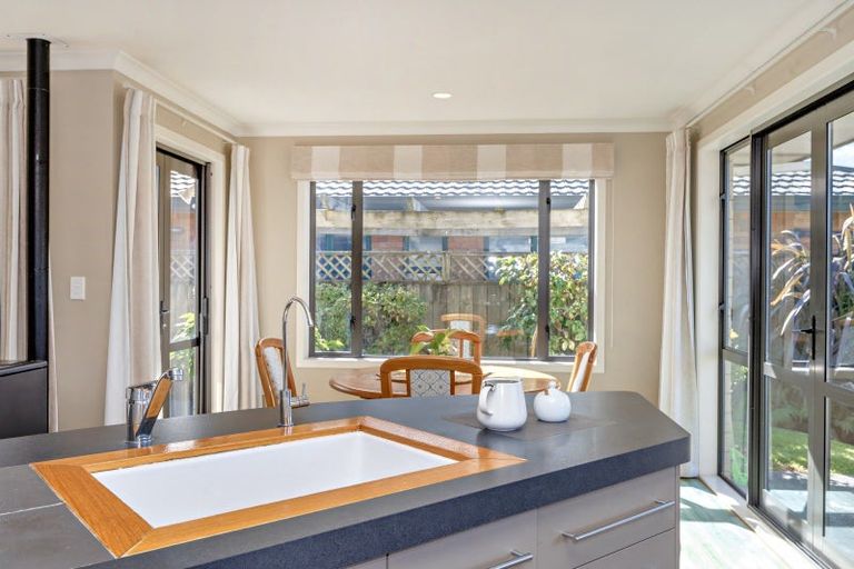 Photo of property in 10 Walnut Grove, Whakatane, 3120