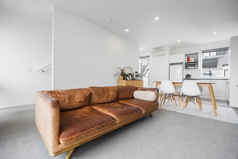 Photo of property in 25 Marine Parade, Hobsonville, Auckland, 0616