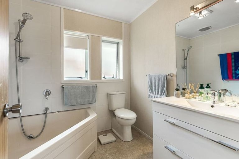 Photo of property in 4/15 Zion Road, Birkenhead, Auckland, 0626