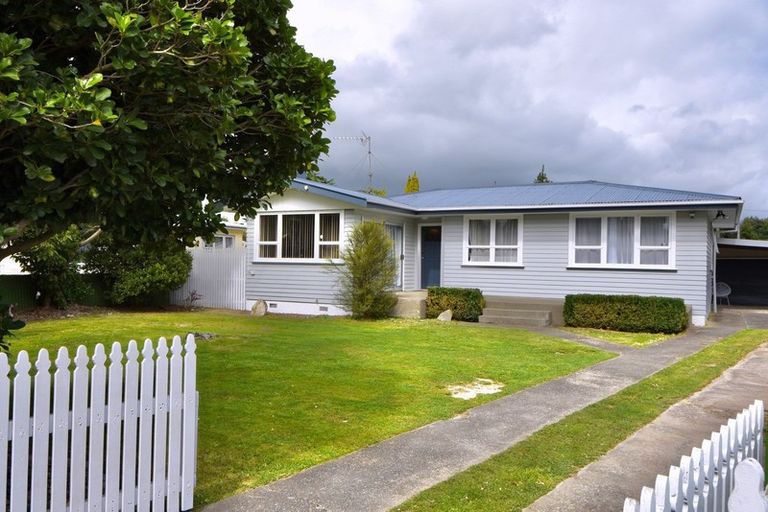 Photo of property in 18 Hardie Grove, Featherston, 5710