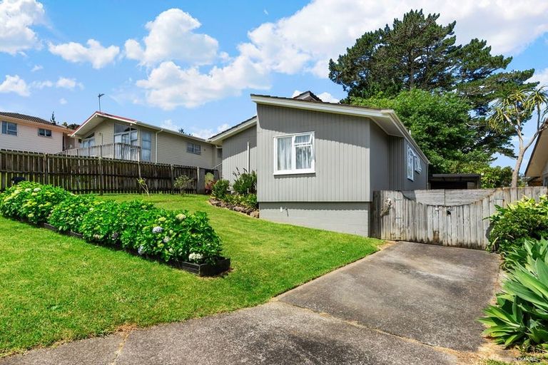 Photo of property in 64 Glenbervie Crescent, Massey, Auckland, 0614
