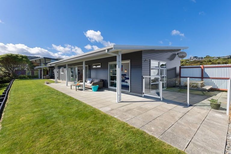 Photo of property in 5 Ocean Vista Lane, Paraparaumu, 5032