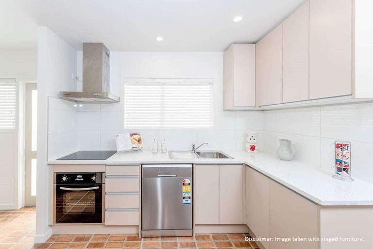 Photo of property in 2/9 Vine Street, Mangere East, Auckland, 2024