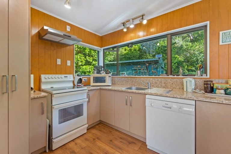 Photo of property in 3900 Kenepuru Road, Black Rock, Picton, 7282