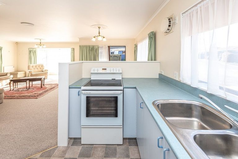 Photo of property in 19 Grey Street, College Estate, Whanganui, 4500