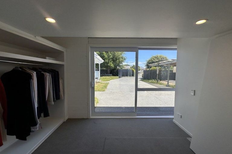 Photo of property in 45 Middlepark Road, Sockburn, Christchurch, 8042