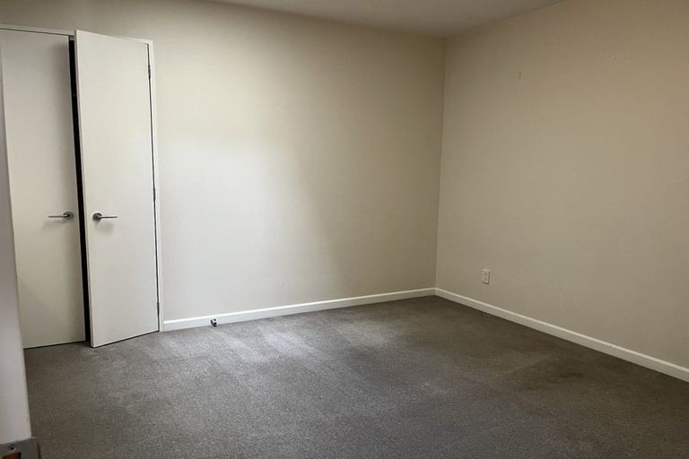 Photo of property in 4/25 Home Street, Mount Victoria, Wellington, 6011