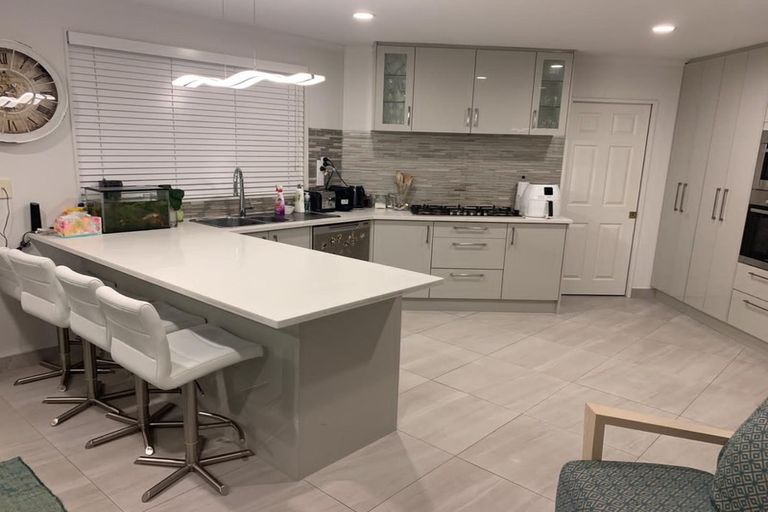 Photo of property in 10 Te Wharau Drive, Greenhithe, Auckland, 0632