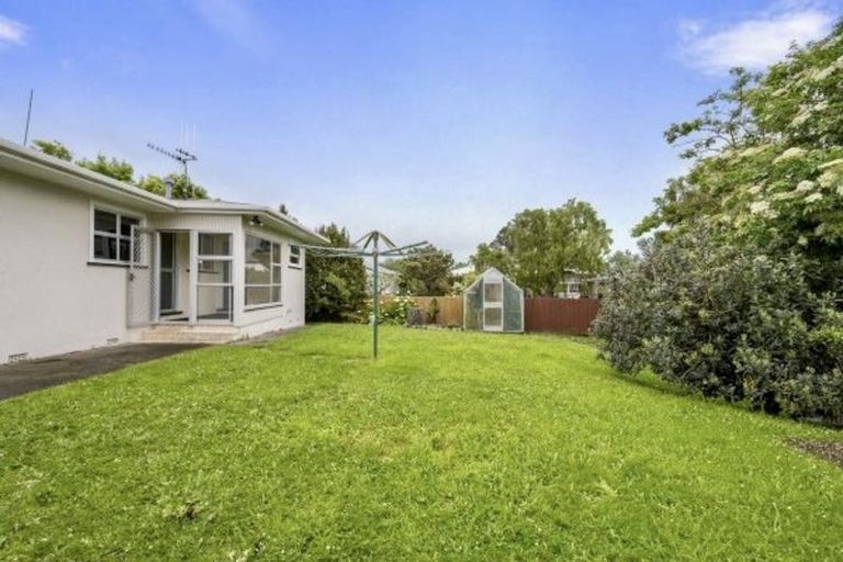 Photo of property in 24 Kent Crescent, Awapuni, Palmerston North, 4412