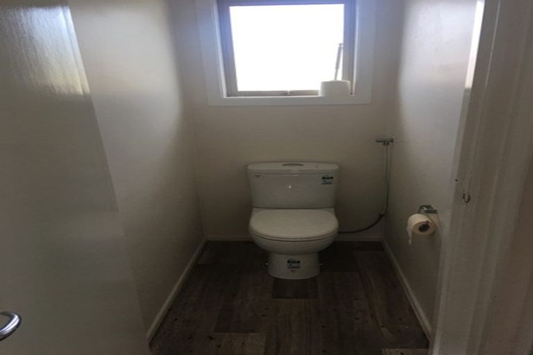 Photo of property in 2/34 Portadown Avenue, Pakuranga Heights, Auckland, 2010