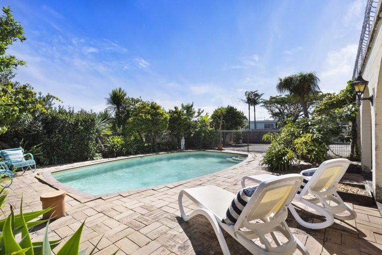 Photo of property in 114 Bramley Drive, Farm Cove, Auckland, 2012