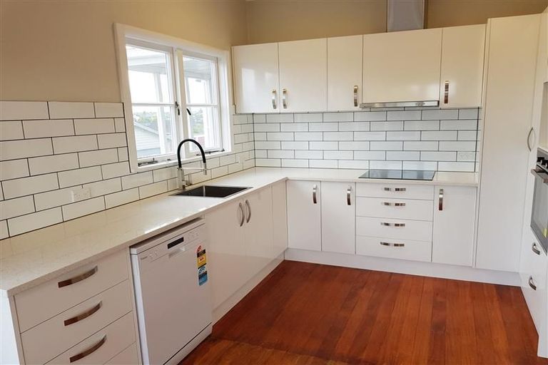 Photo of property in 138 Titirangi Road, New Lynn, Auckland, 0600