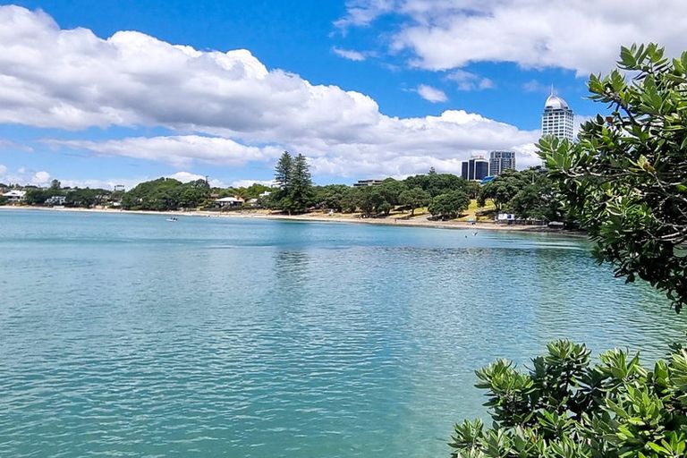 Photo of property in 1/7 The Promenade, Takapuna, Auckland, 0622