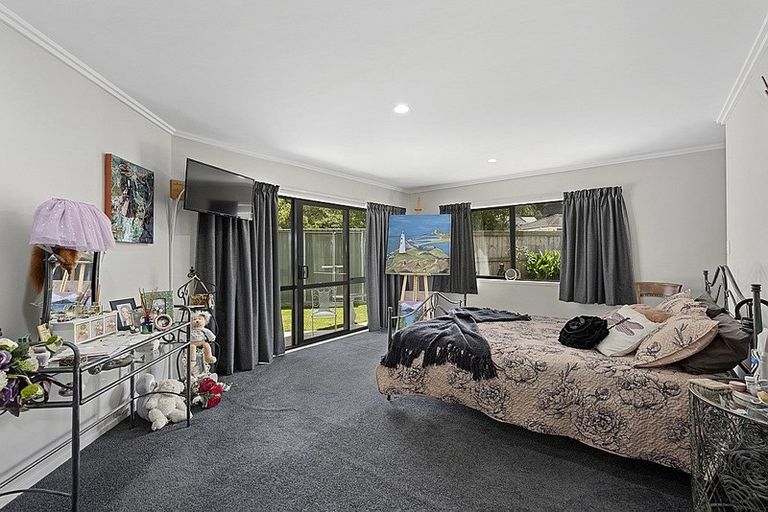 Photo of property in 33 Kahikatea Lane, Brown Owl, Upper Hutt, 5018