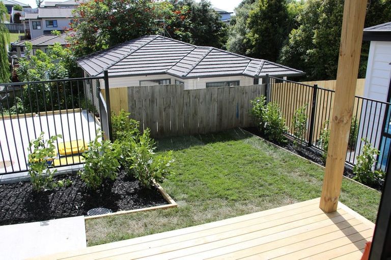 Photo of property in 55d Simpson Road, Ranui, Auckland, 0612