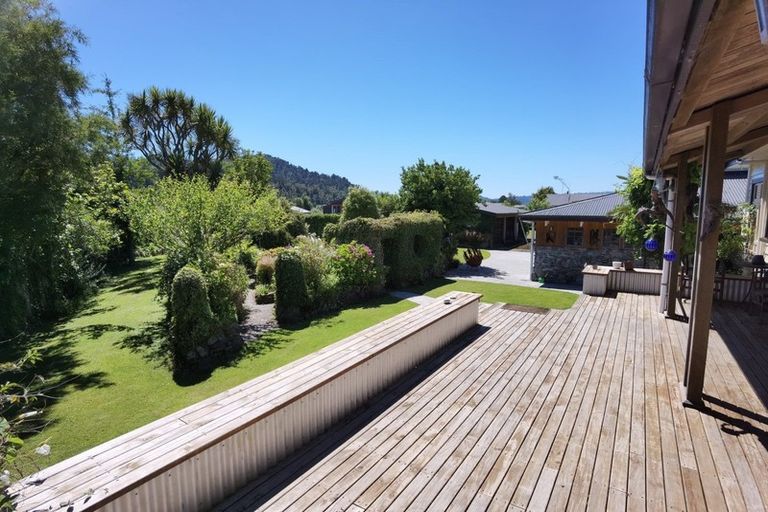 Photo of property in 327 Wanganui Flat Road, Harihari, 7884