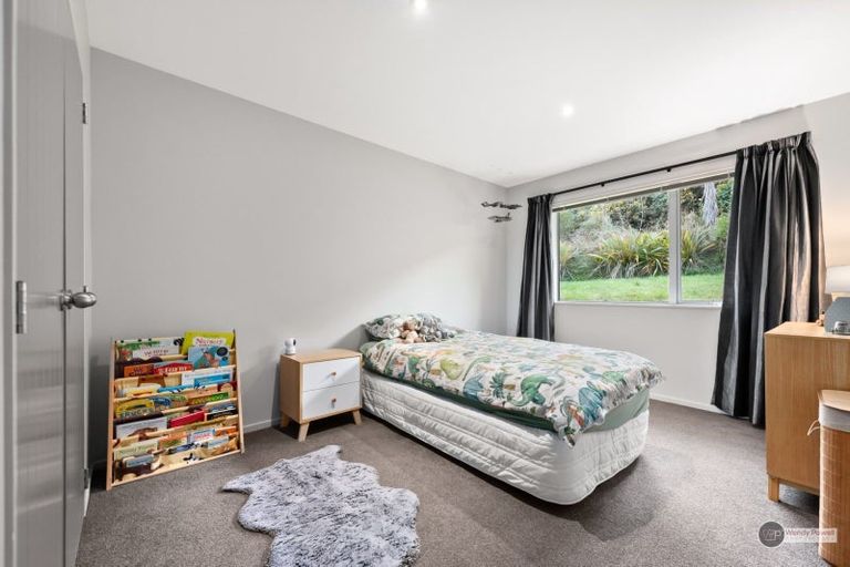 Photo of property in 17 Oceanview Terrace, Tirohanga, Lower Hutt, 5010