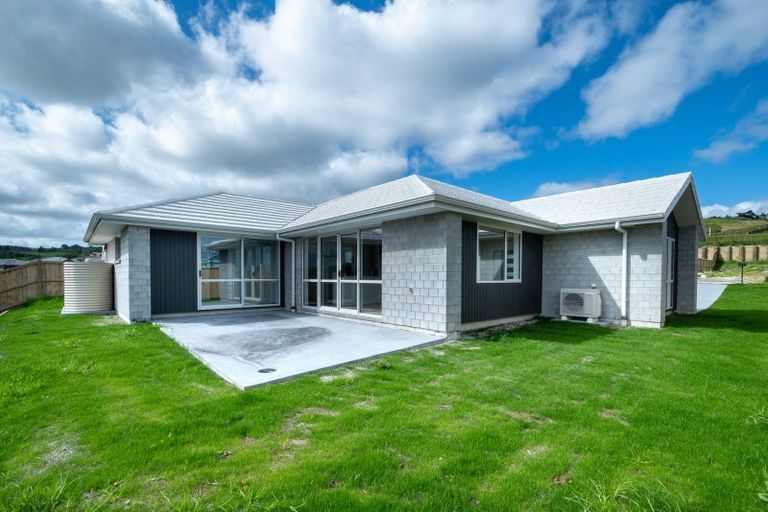 Photo of property in 5 Awa Avenue, Helensville, 0800