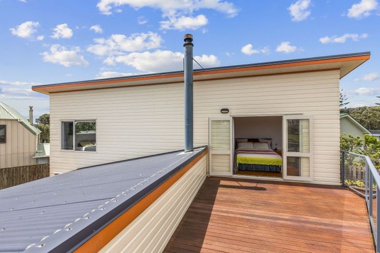 Photo of property in 1 Frances Street, Waikanae Beach, Waikanae, 5036