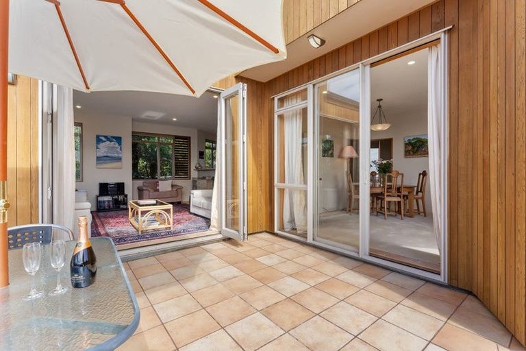 Photo of property in 3/56 Castor Bay Road, Castor Bay, Auckland, 0620
