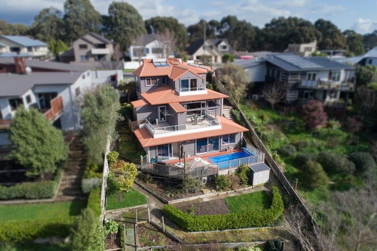 Photo of property in 47 Ruapehu Drive, Fitzherbert, Palmerston North, 4410