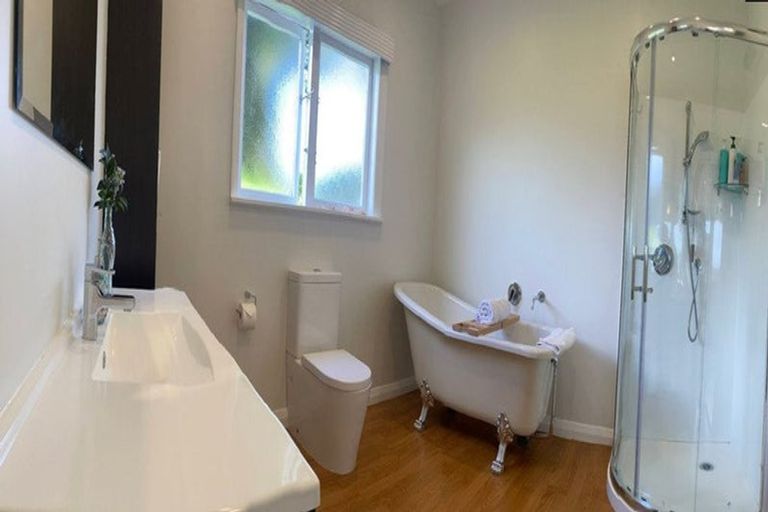 Photo of property in 18 Kent Terrace, Riverhead, 0820