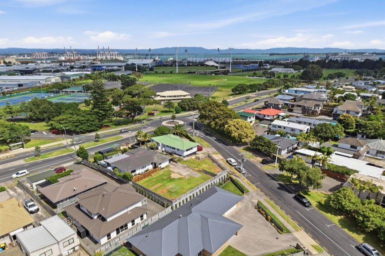 Photo of property in 2 Clyde Street, Mount Maunganui, 3116