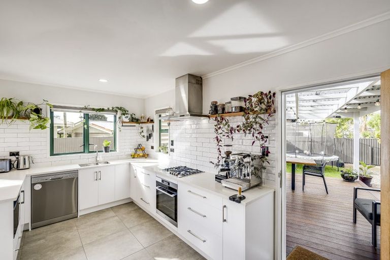 Photo of property in 16 Surrey Street, Taradale, Napier, 4112