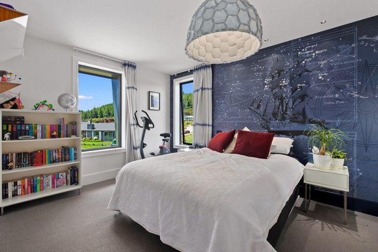 Photo of property in 5 Diamond Lane, Wanaka, 9305