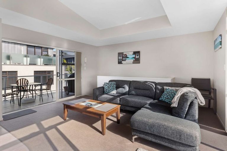 Photo of property in 4/47 Marine Parade, Mount Maunganui, 3116