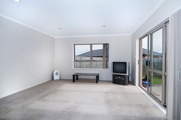Photo of property in 3 Kokako Rise, Papakura, 2110