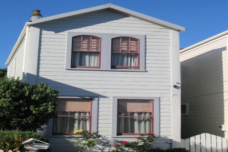 Photo of property in 18 Caroline Street, Mount Victoria, Wellington, 6011