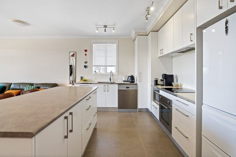 Photo of property in 38 Rewa Rewa Lane, Orewa, 0931