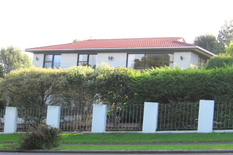 Photo of property in 24 Eugenia Rise, Totara Heights, Auckland, 2105