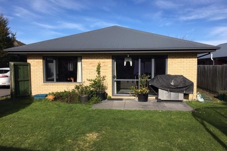 Photo of property in 5 Magnolia Lane, St Albans, Christchurch, 8052