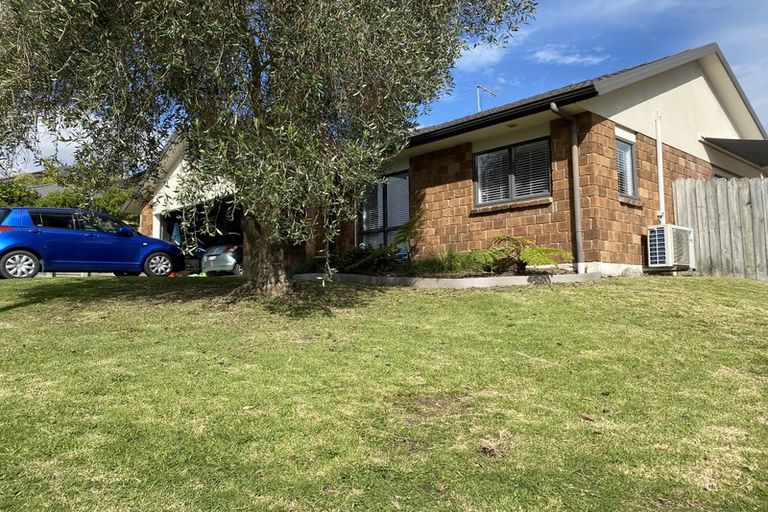 Photo of property in 19 George Deane Place, Greenhithe, Auckland, 0632