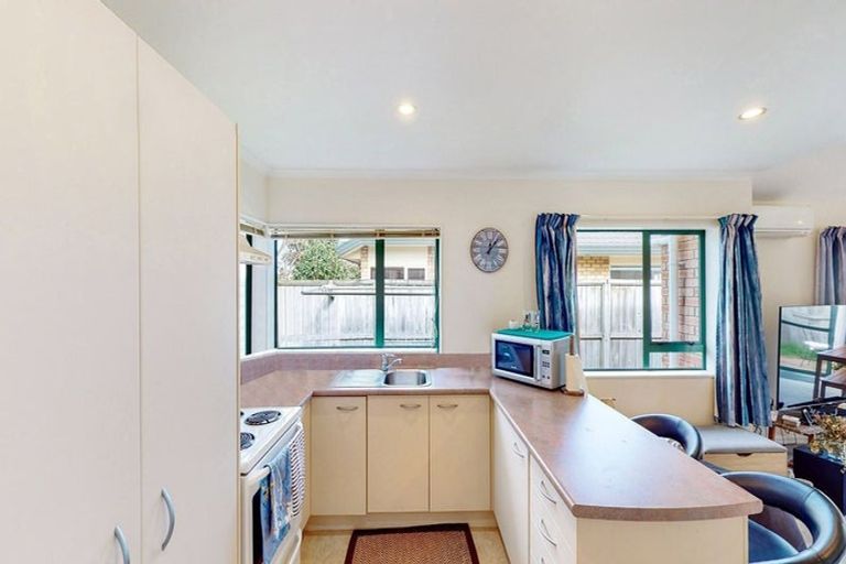 Photo of property in Miramar Villas, 7/6 Brussels Street, Miramar, Wellington, 6022