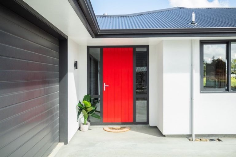 Photo of property in 14 Douglas Street, Winton, 9720