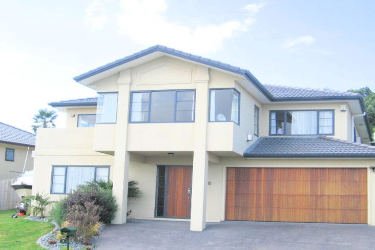 Photo of property in 5 Maidstone Place, Oteha, Auckland, 0632