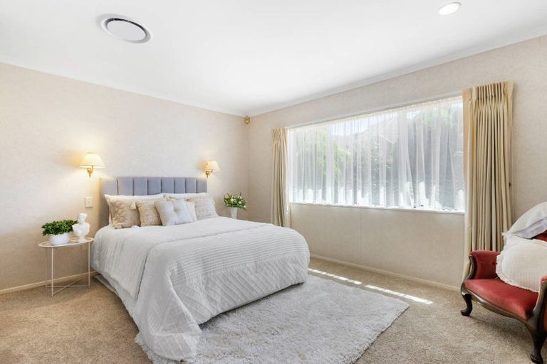 Photo of property in 10 Yarlside Place, Northpark, Auckland, 2013