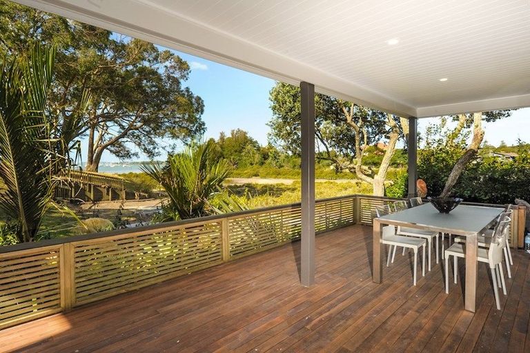 Photo of property in 2/31 Tamaki Drive, Pakuranga, Auckland, 2010