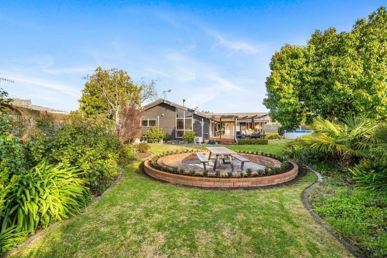 Photo of property in 11 Holyrood Street, Taradale, Napier, 4112