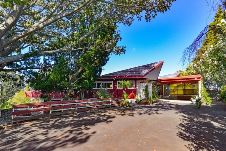 Photo of property in 100 Puketapu Road, Taradale, Napier, 4112