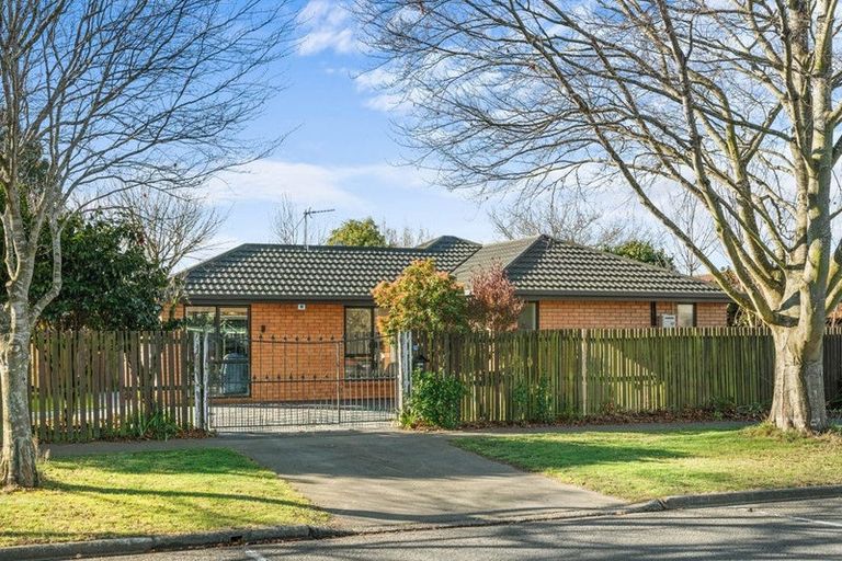 Photo of property in 1/32 Montclare Avenue, Avonhead, Christchurch, 8042